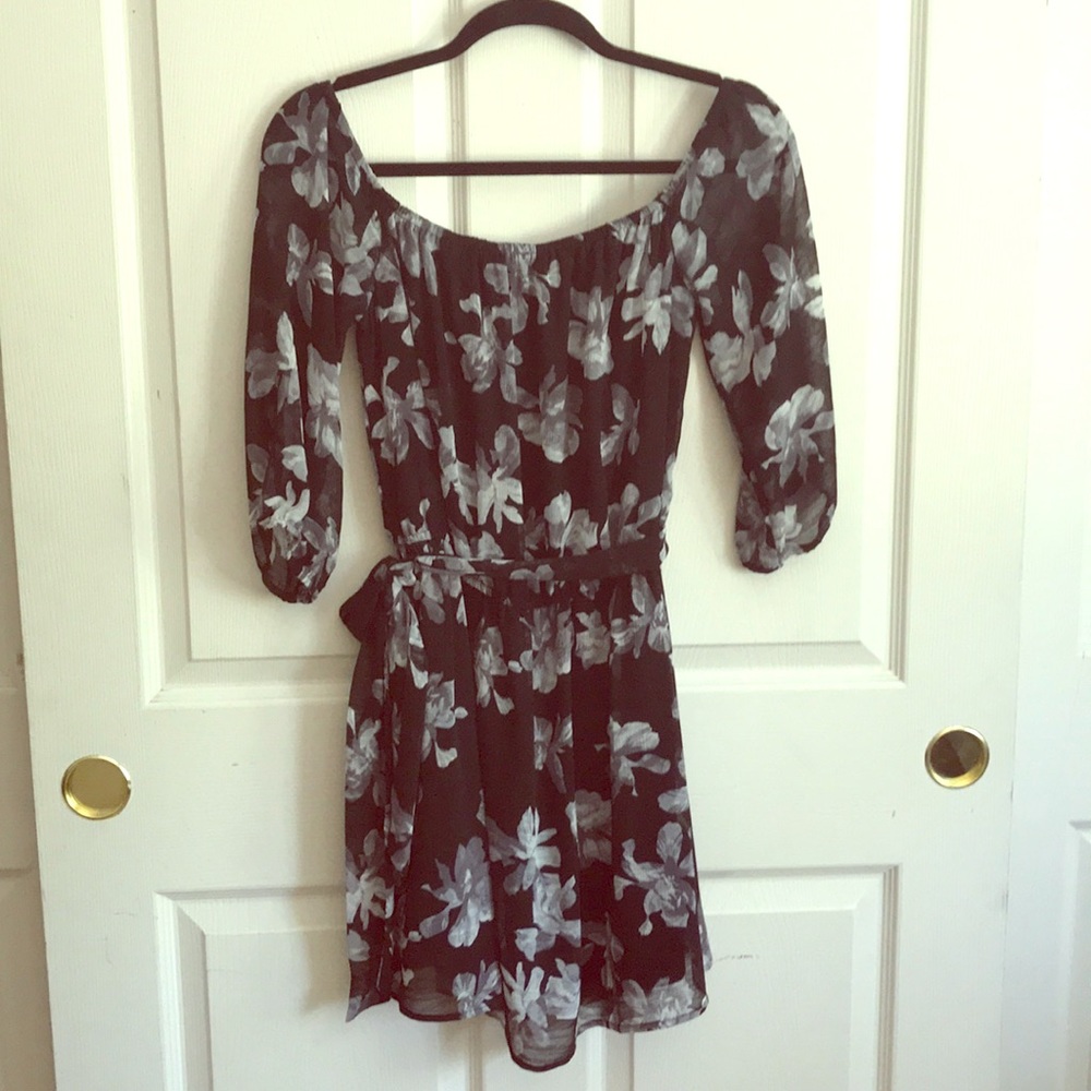 Off-the-Shoulder Quarter-Sleeved Mini Dress